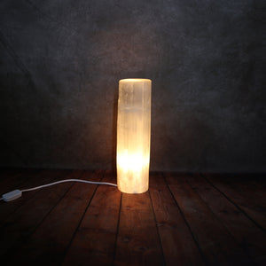 Selenit Zylinder Lampe - Kristallheilung & Meditationslicht, Verschiedene Größen (25-40 cm) Selenit Zylinder Lampe - Kristallheilung & Meditationslicht, Verschiedene Größen (25-40 cm)