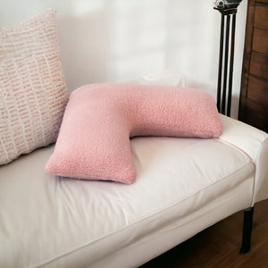 Luxus Teddy V-förmiges Nackenstützkissen mit weichem Teddy-Kissenbezug, 73cm x 34cm – Hergestellt in Deutschland Luxus Teddy V-förmiges Nackenstützkissen mit weichem Teddy-Kissenbezug, 73cm x 34cm – Hergestellt in Deutschland